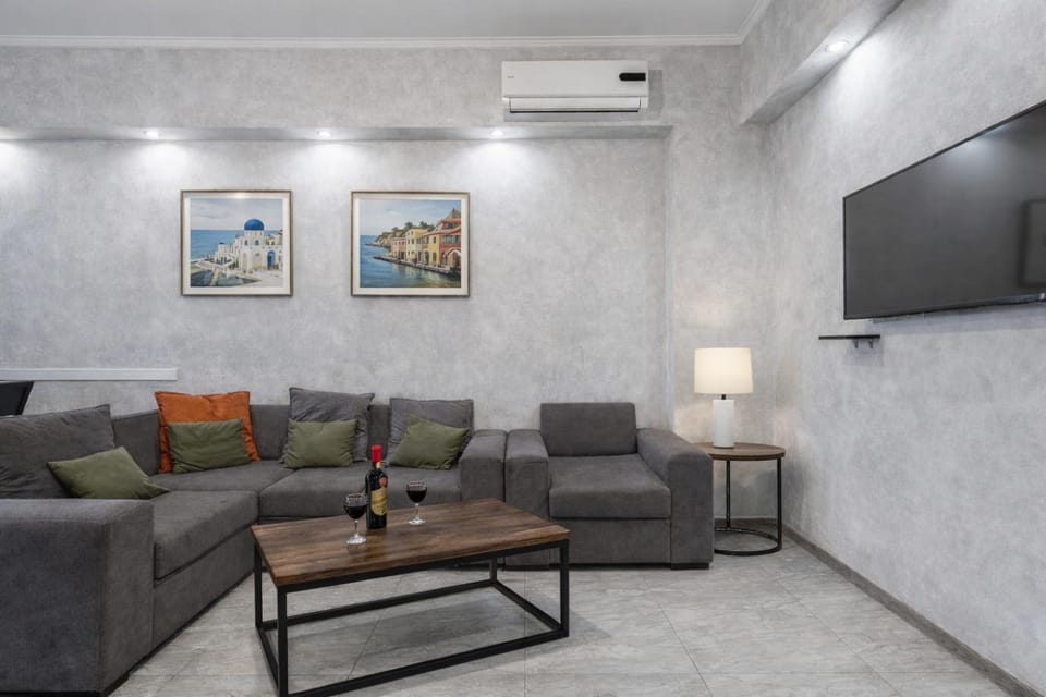 Communal lounge/ TV room, TV and multimedia, Evening entertainment