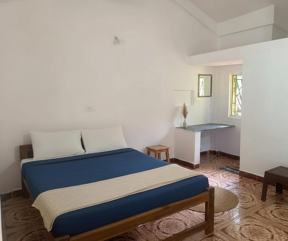 Bed, Living room, Photo of the whole room, Bedroom