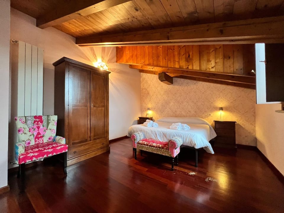 Bed, Photo of the whole room, Bedroom, wardrobe