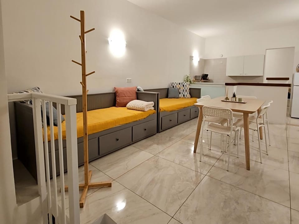 Kitchen or kitchenette, Living room, Photo of the whole room, Seating area, Dining area