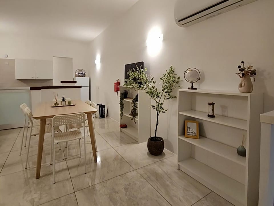 Living room, Seating area, air conditioner