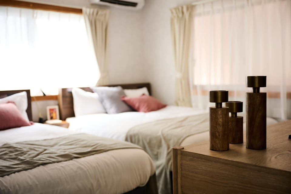 Bed, Photo of the whole room, air conditioner