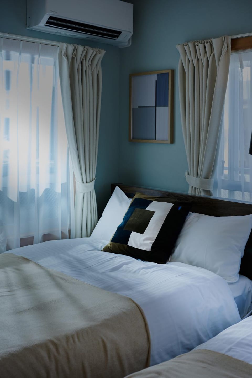 Bed, Photo of the whole room, Bedroom, air conditioner, air conditioner