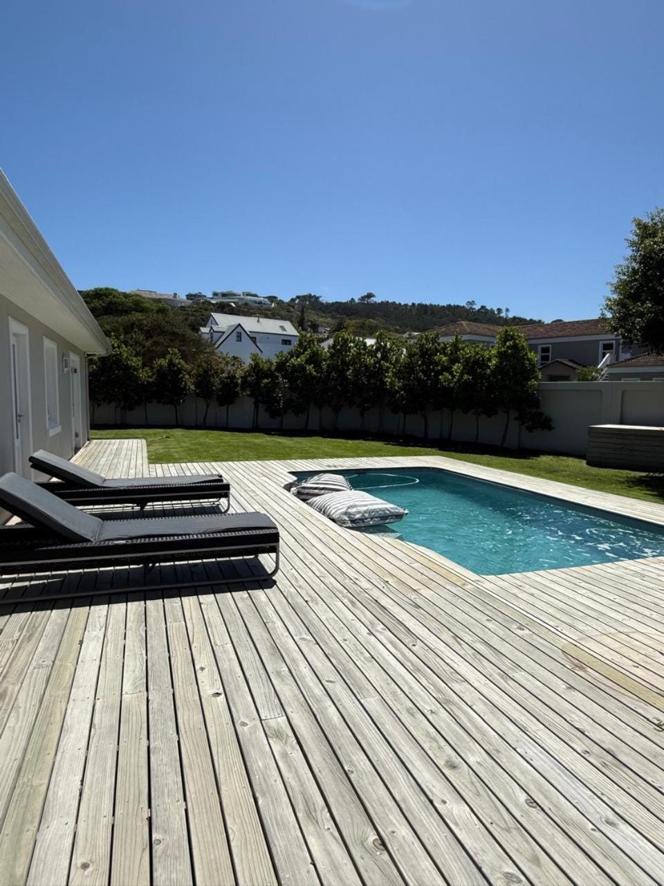 Mountain view, Pool view, Swimming pool, sunbed