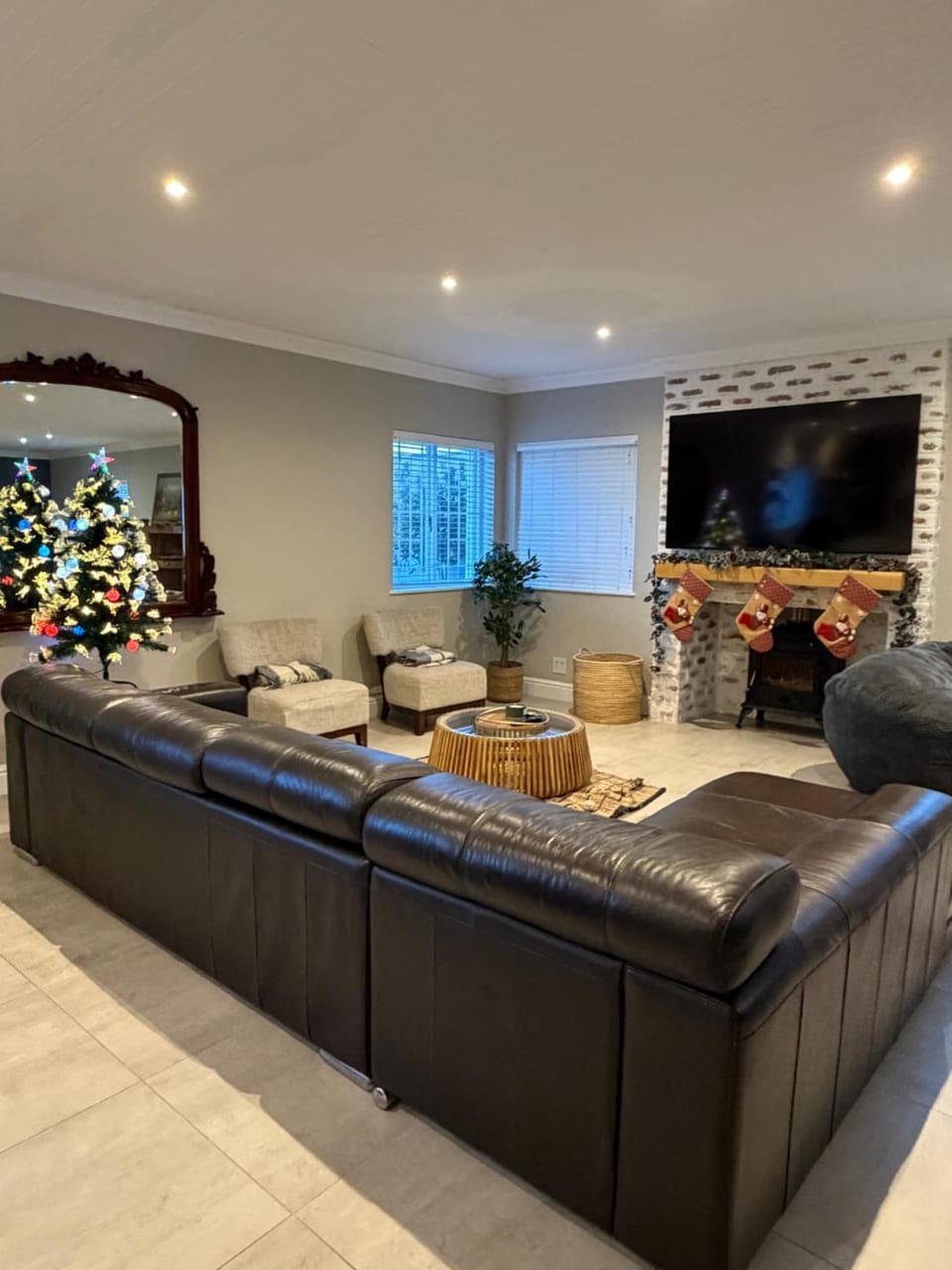 TV and multimedia, Living room, Lounge or bar