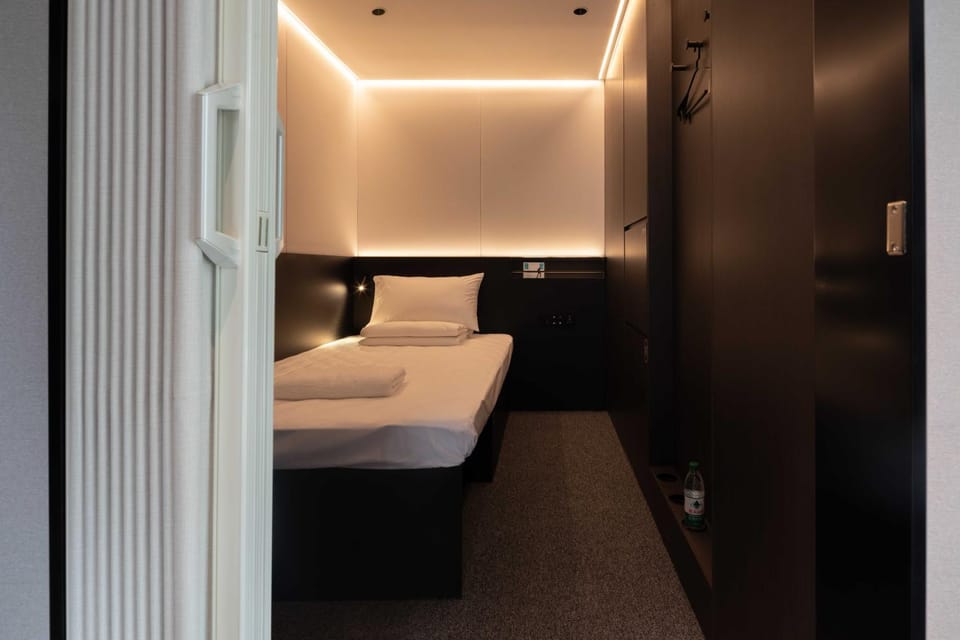 Qingdao Desti Youth Hostel-24H Reception&English Service& Cafe& Bar& Luggage Storage& Large Public Area Hostel in Qingdao