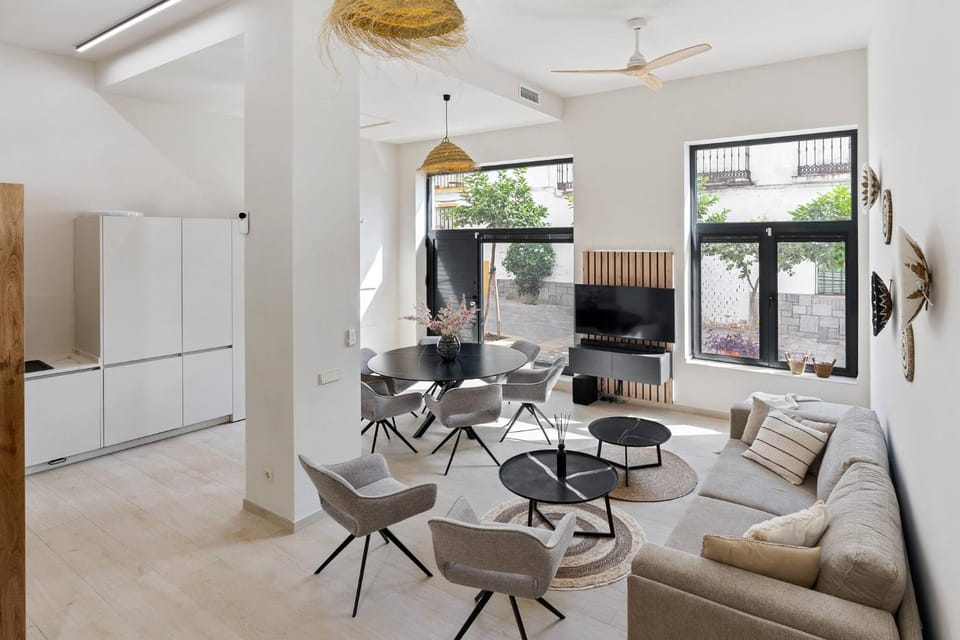 Communal lounge/ TV room, Living room