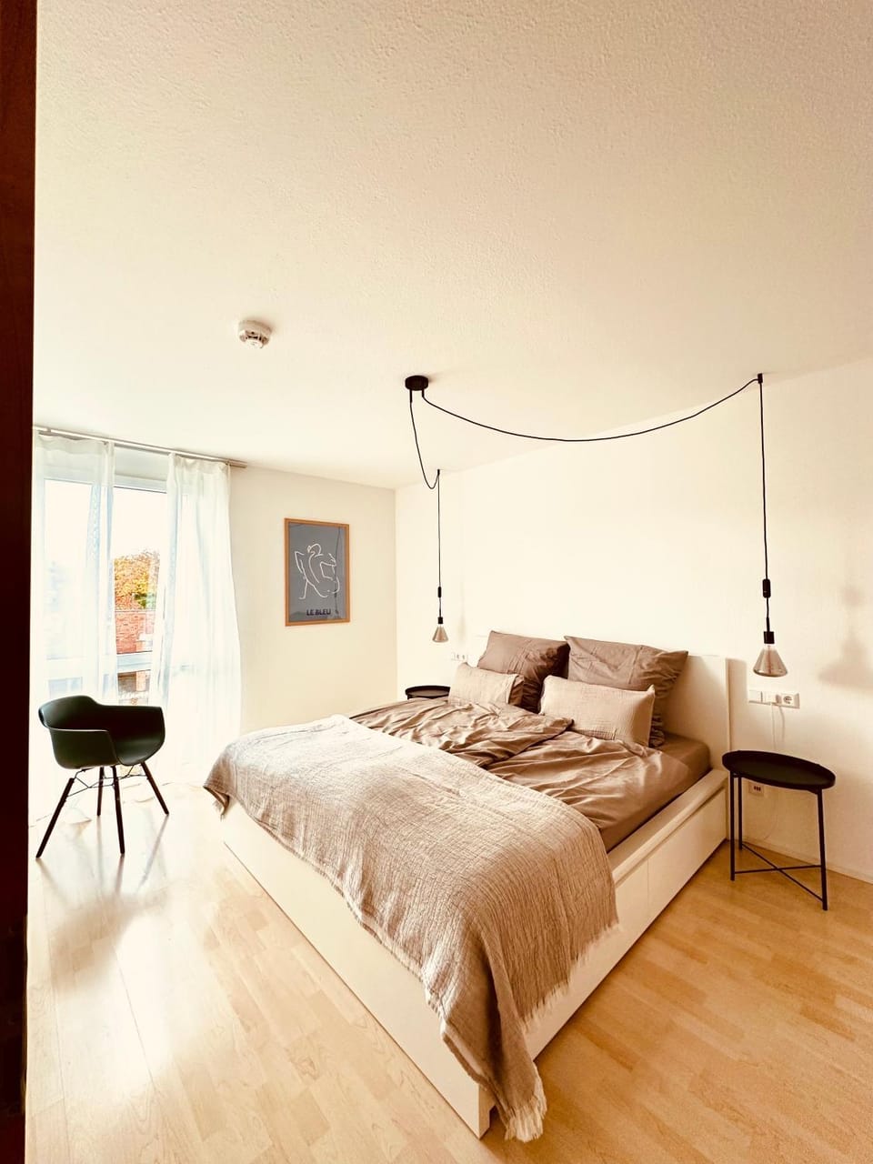 Bed, Photo of the whole room, Bedroom