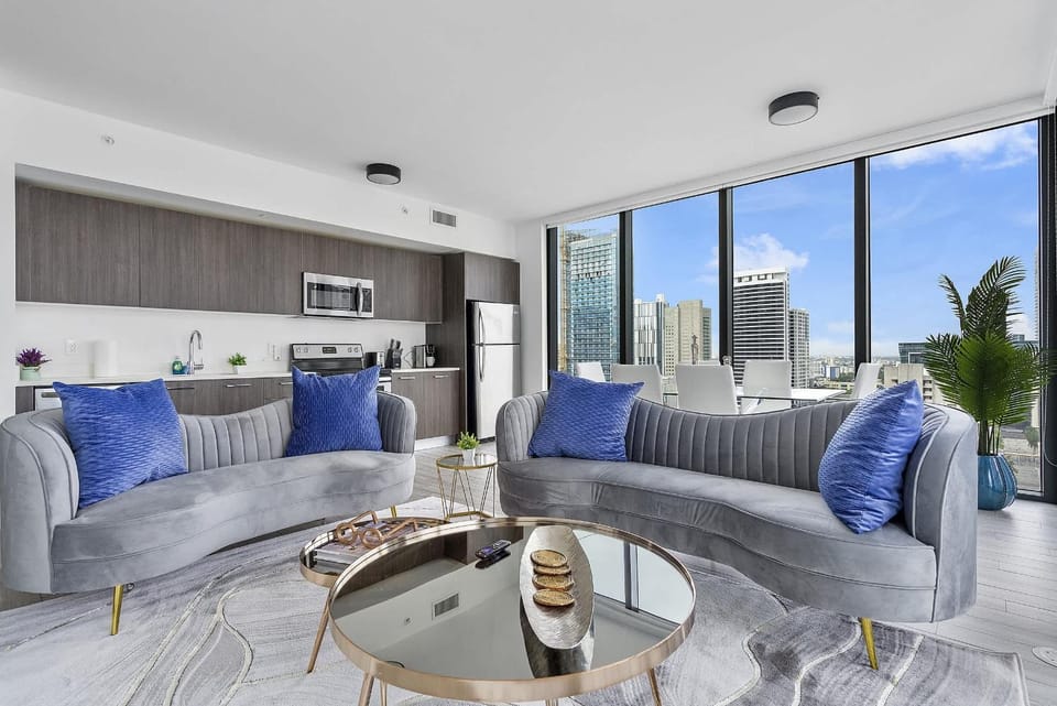 X Lounge VII 3BD 3BR 3 Ensuite Private Sky Residence Apartment in Miami