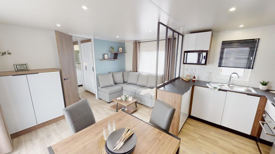 Kitchen or kitchenette, Living room, Dining area