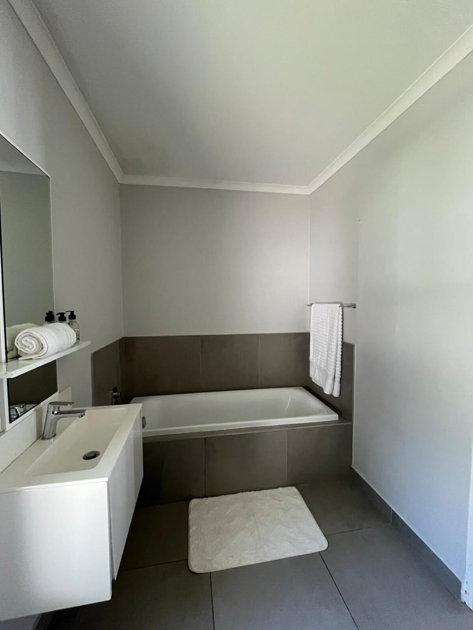 Peaceful City Pad Apartment in Sandton