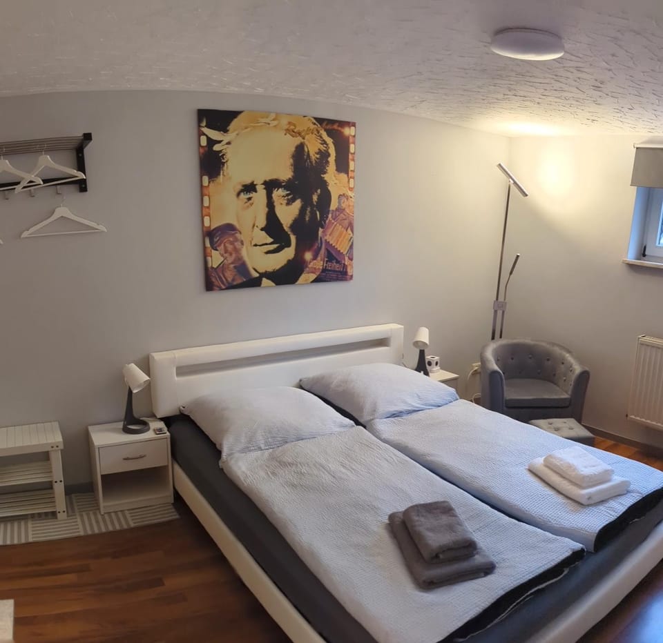 Ferien- Messe- Handwerkerzimmer mit Bad Apartment in Lower Saxony, Germany