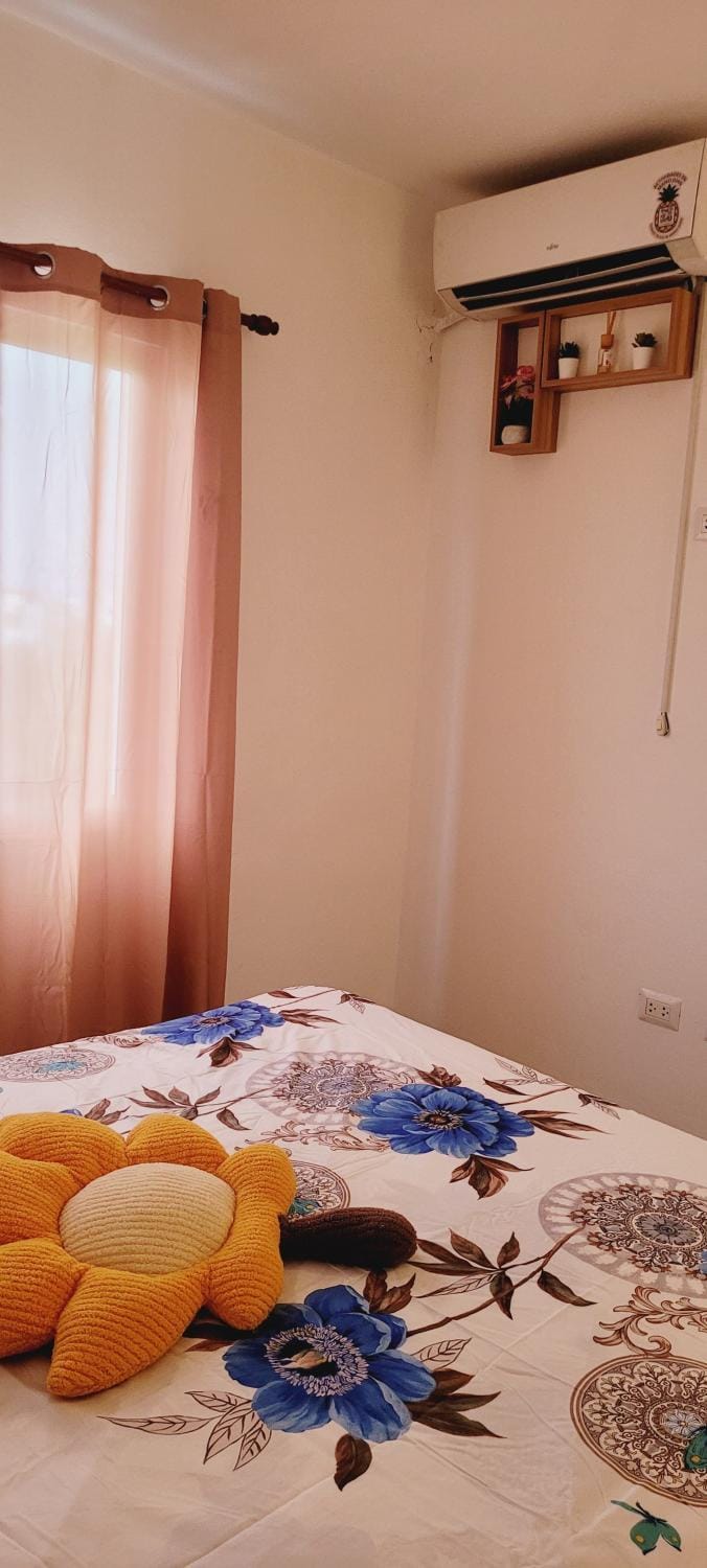 Bed, Photo of the whole room, Bedroom, air conditioner