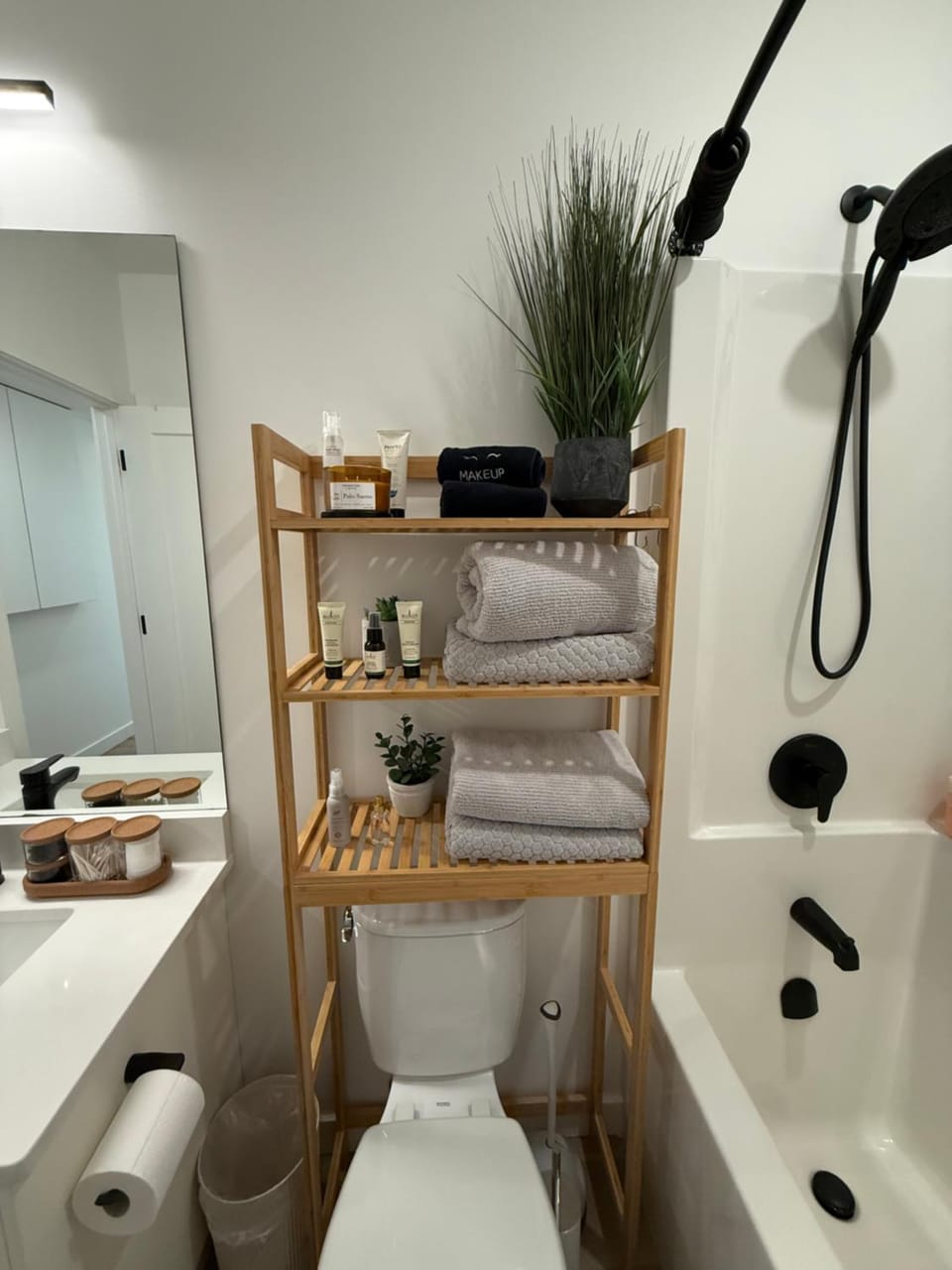 Shower, Toilet, Bathroom, Bath, towels