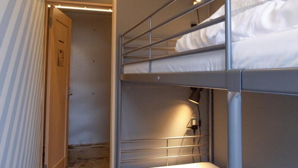 Bed, Bedroom, bunk bed