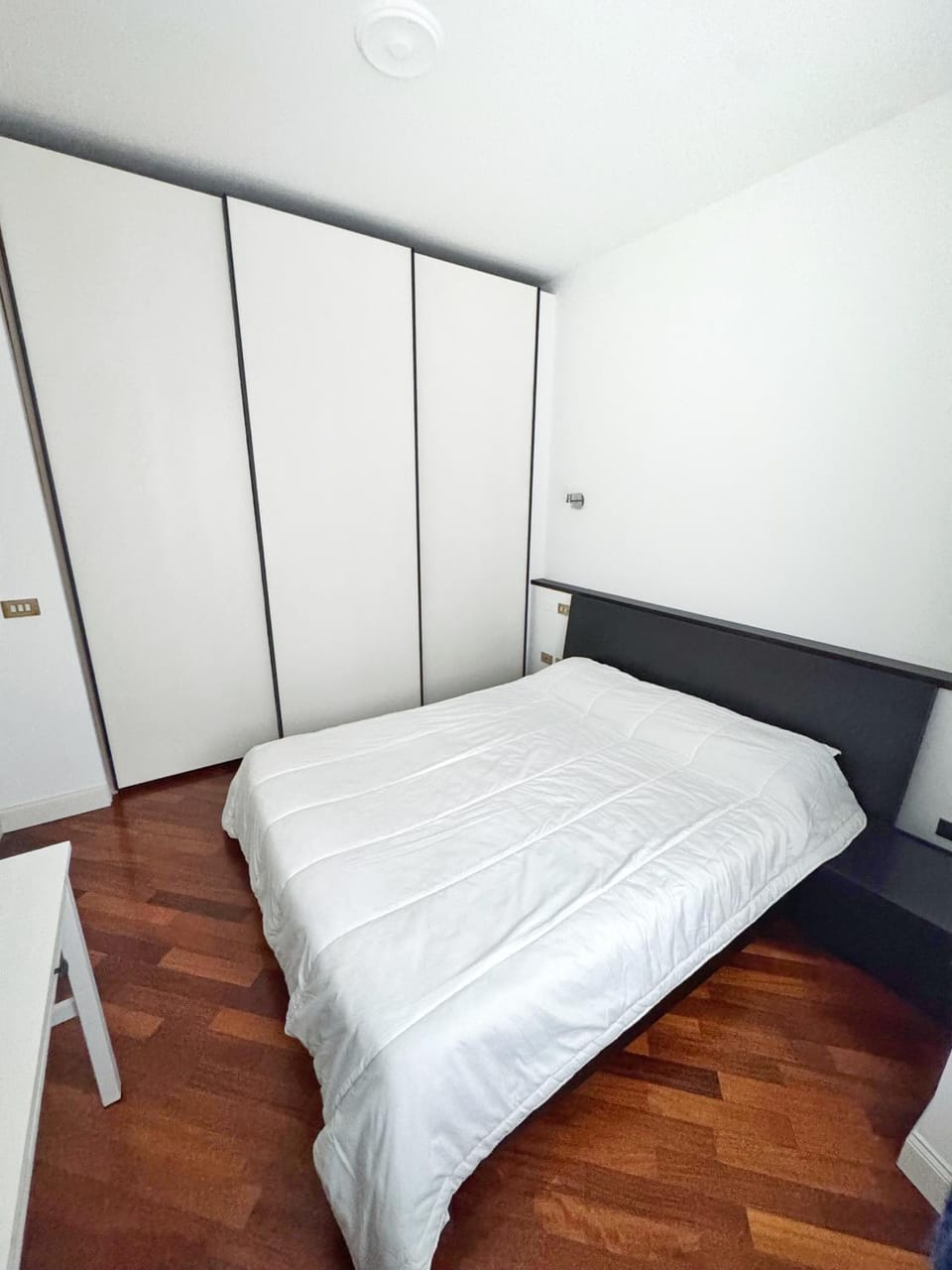 Bed, Photo of the whole room, Bedroom, wardrobe