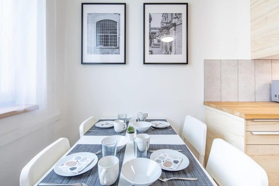Central - NEW - Quiet - Balcony Apartment in Budapest