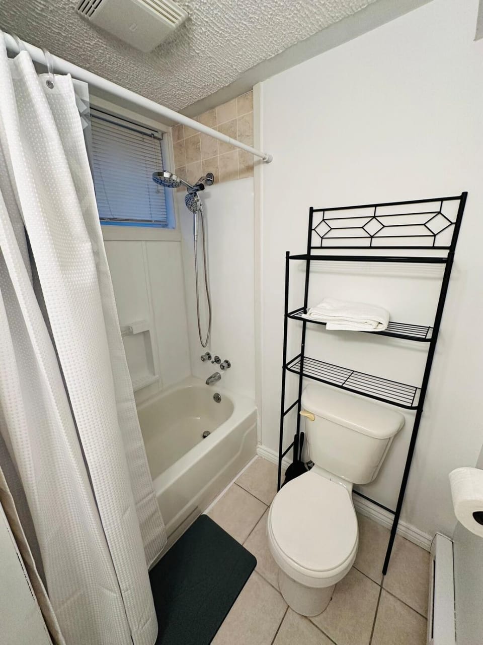 Oscar's Retreat - 1Bedroom Apart Apartment in Moncton