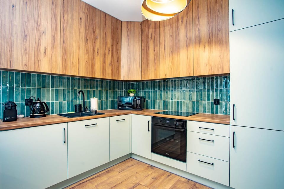 Coffee/tea facilities, Kitchen or kitchenette, dishwasher, stove