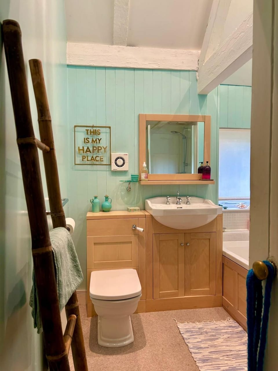 Country Cottage and Converted Barn Suite Apartment in Test Valley District