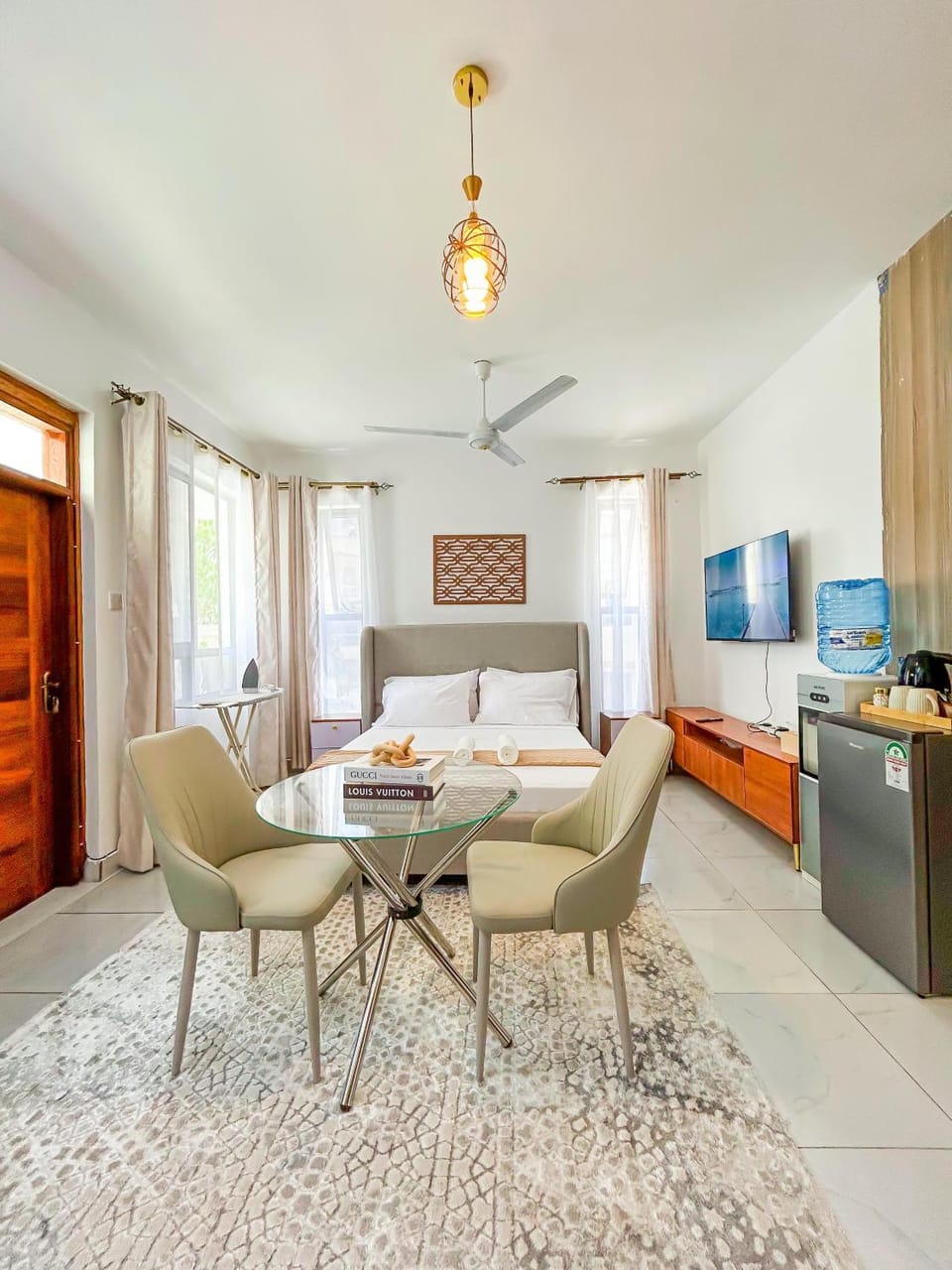 Living room, Dining area