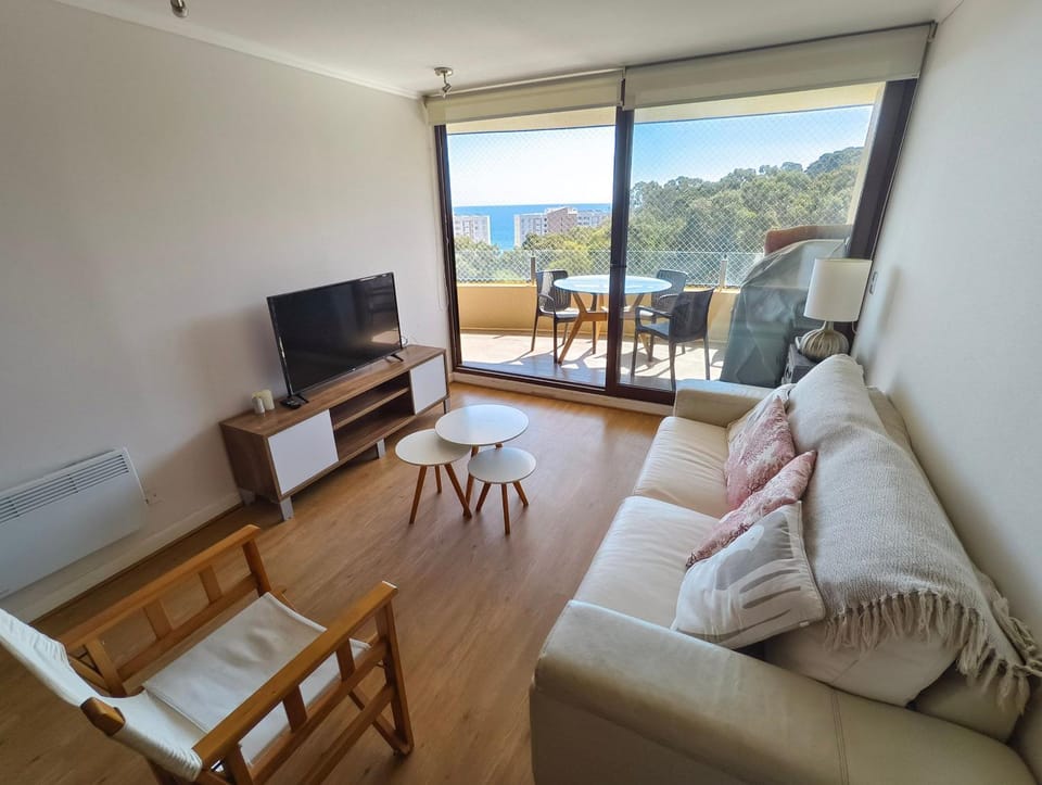 Depto para 5 con vista al mar, bosque y piscina Apartment in Valparaíso Region