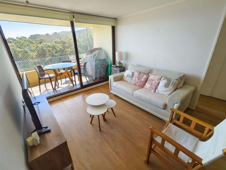 Depto para 5 con vista al mar, bosque y piscina Apartment in Valparaíso Region