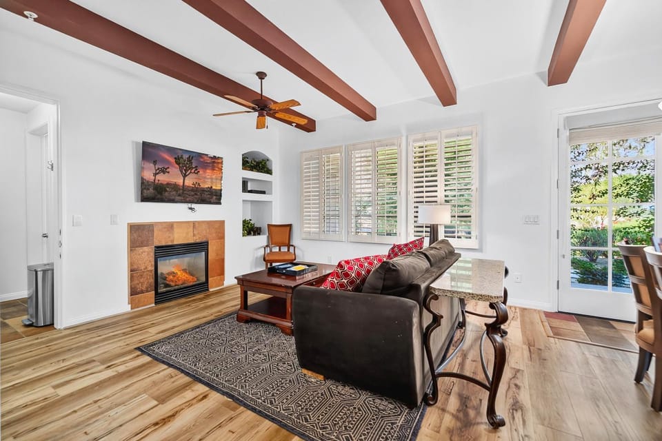 LV223 Pet Friendly 2BD Lock-Off with Private Patio Apartment in Indian Wells