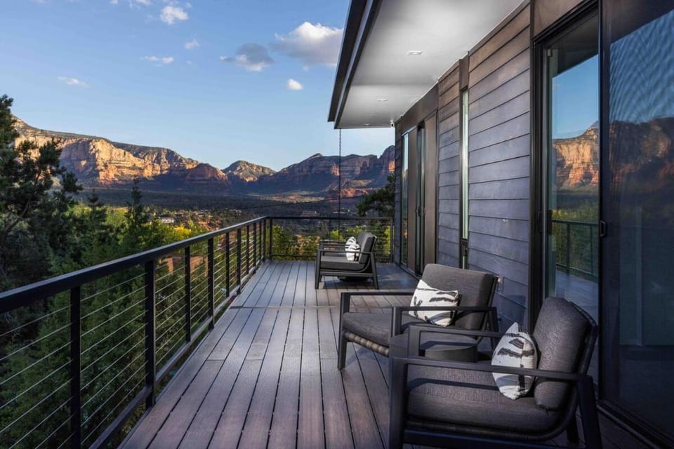 Luxurious Modern Masterpiece in Uptown Sedona Villa in Sedona