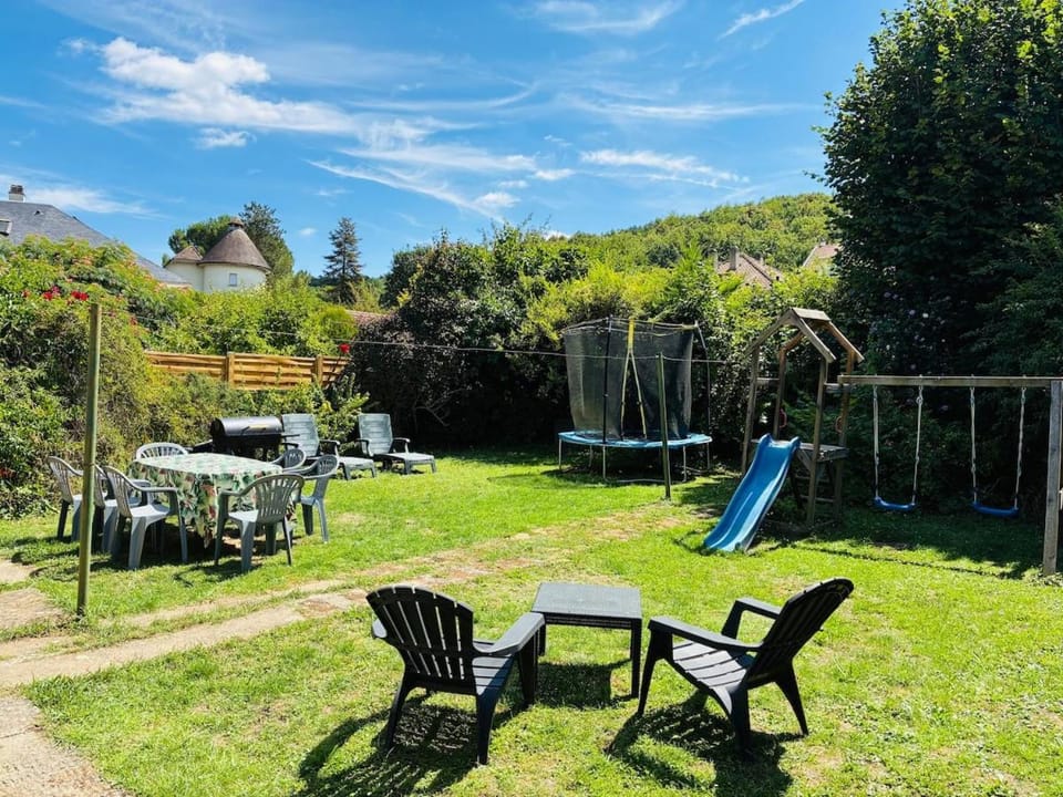 Natural landscape, Garden, Garden view, sunbed