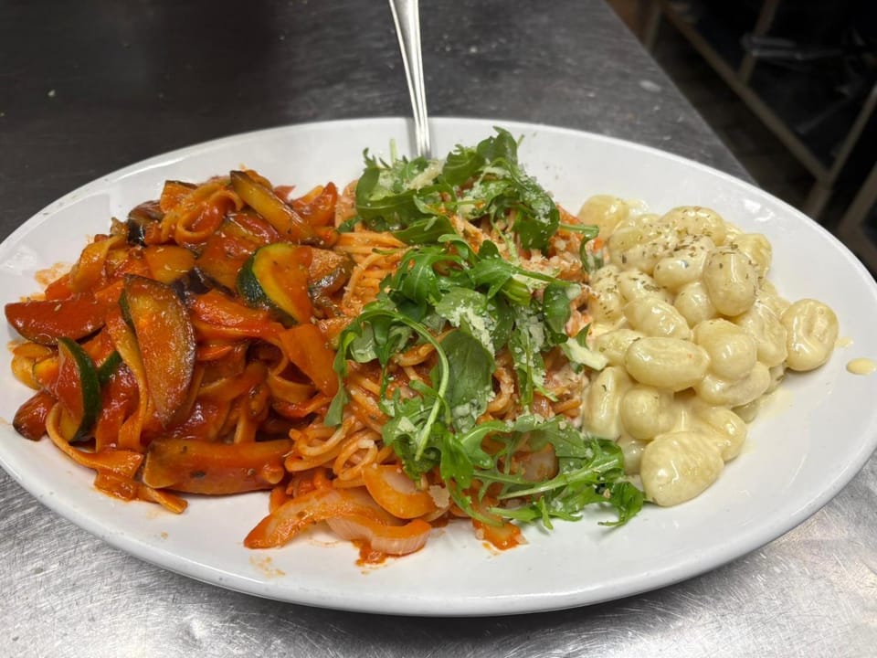 Hotel Iris- Pizzeria Ristorante La Taverna Hotel in Meersburg