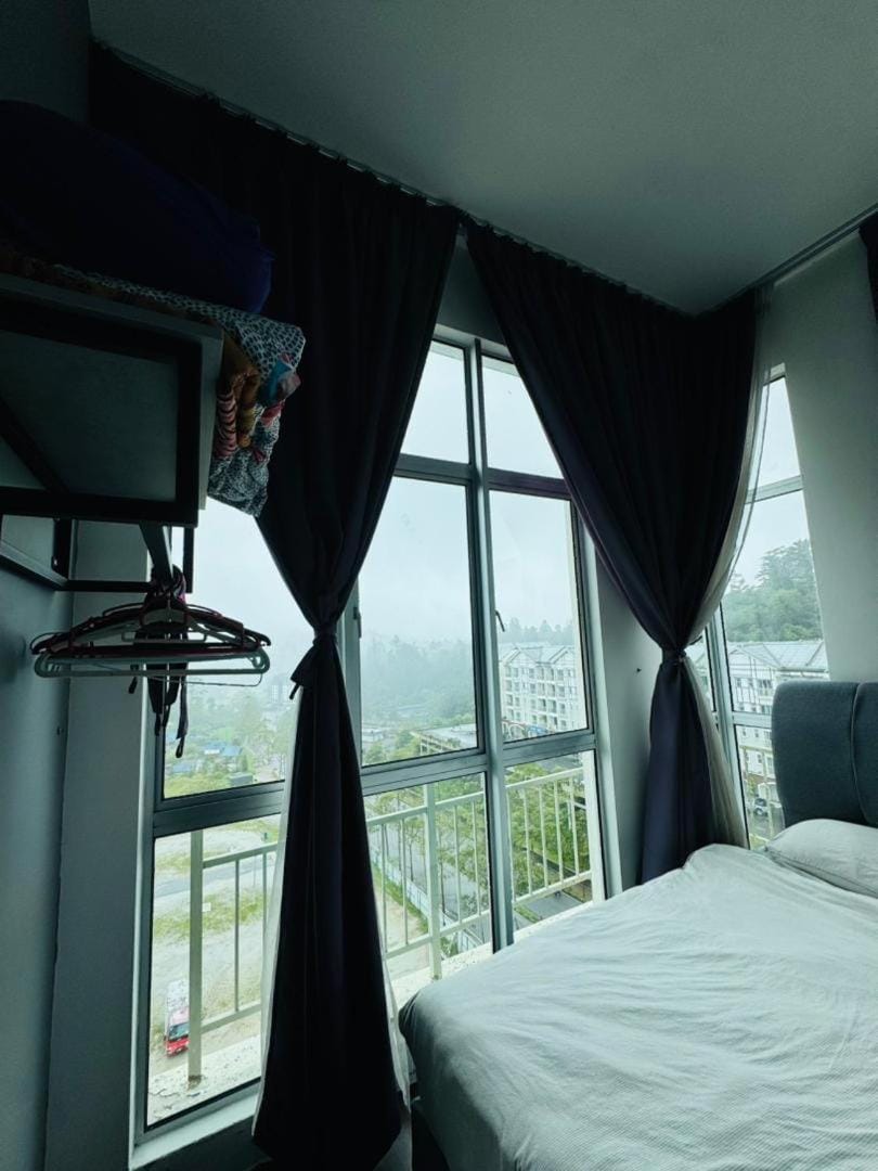 AYAAN Foosball Penthouse at Golden Hill with Private Parking and Netflix Apartment in Brinchang