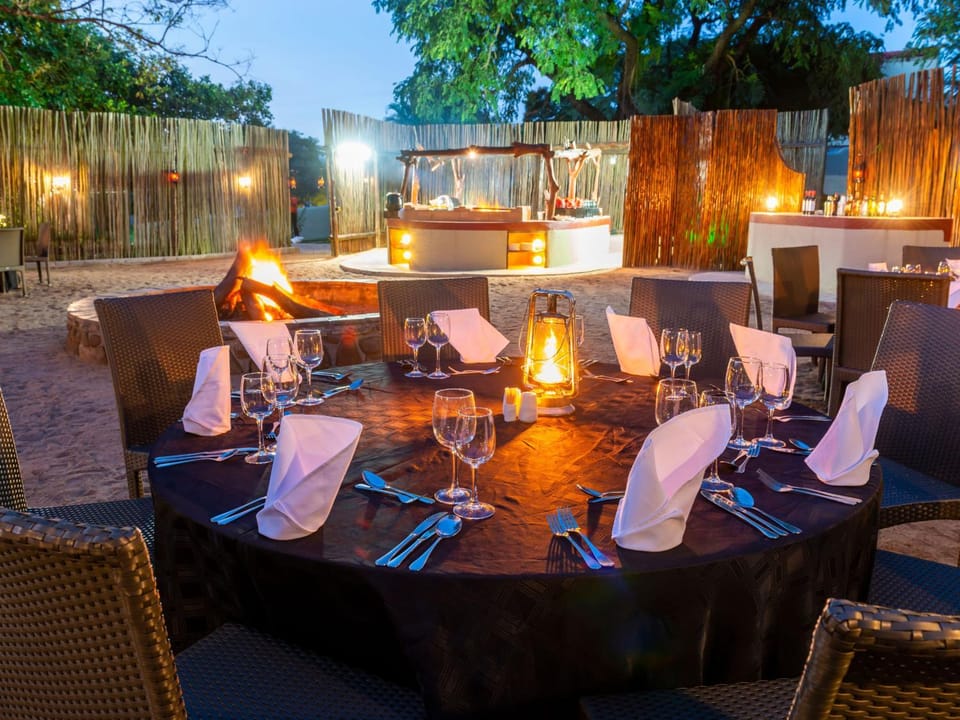 Restaurant/places to eat, Seating area