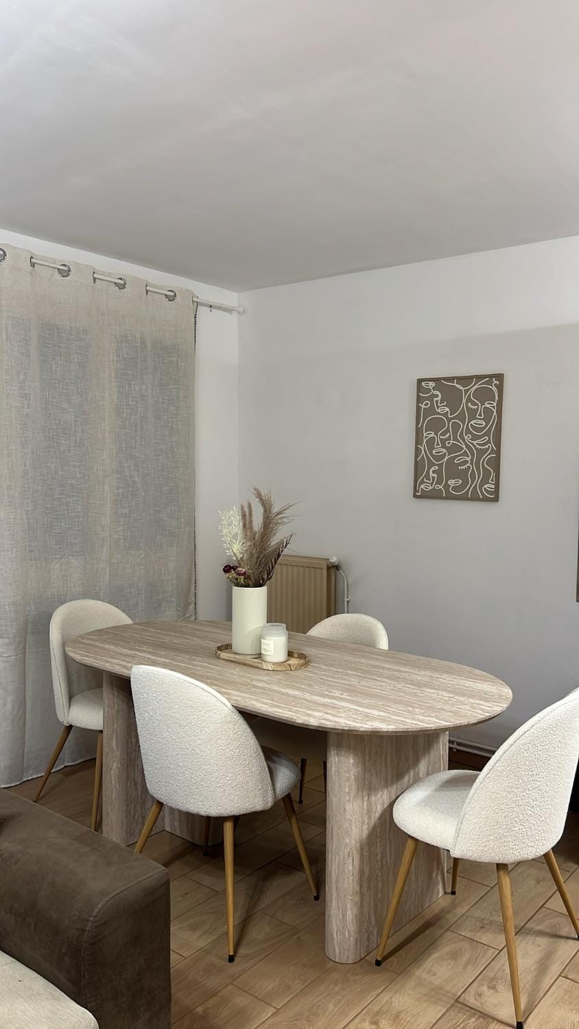 Le Cocon des Quais Appartement 2 chambres Romans Apartment in Provence