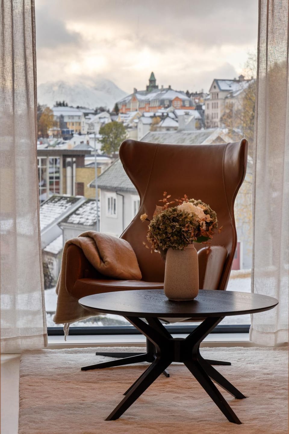 Living room, Seating area, City view