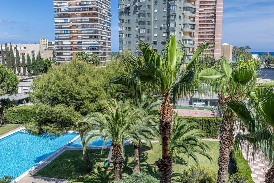 Bahía San Juan apartamento - Playa y piscina Apartment in Alicante