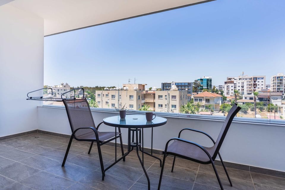 Bright Stylish Flat With Balcony & Shared Pool Apartment in Larnaca