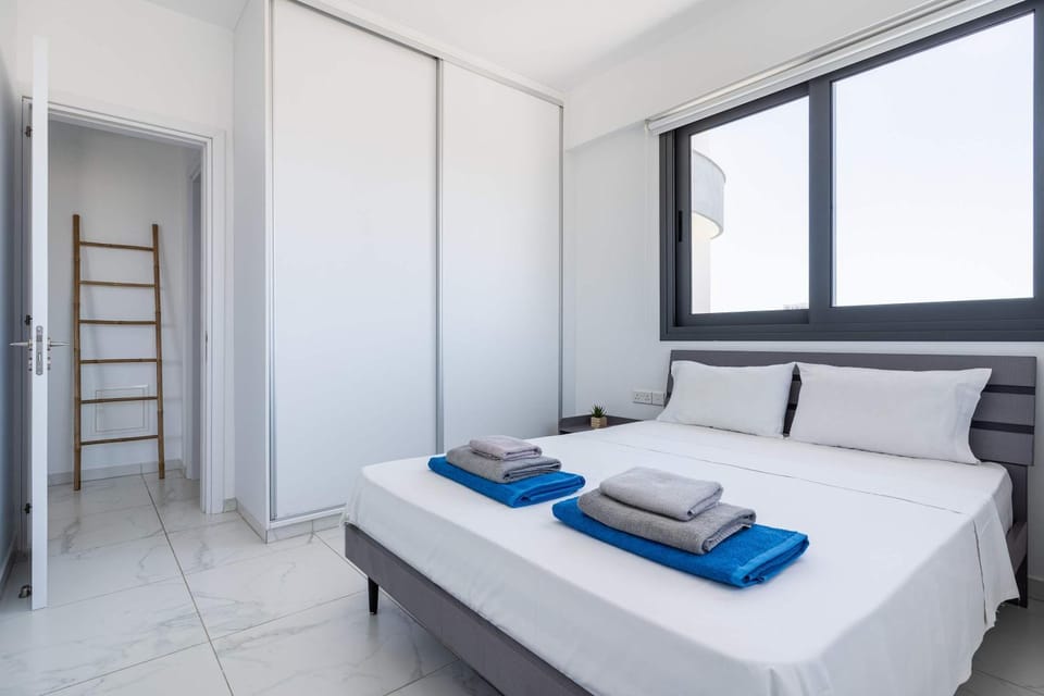 Bright Stylish Flat With Balcony & Shared Pool Apartment in Larnaca