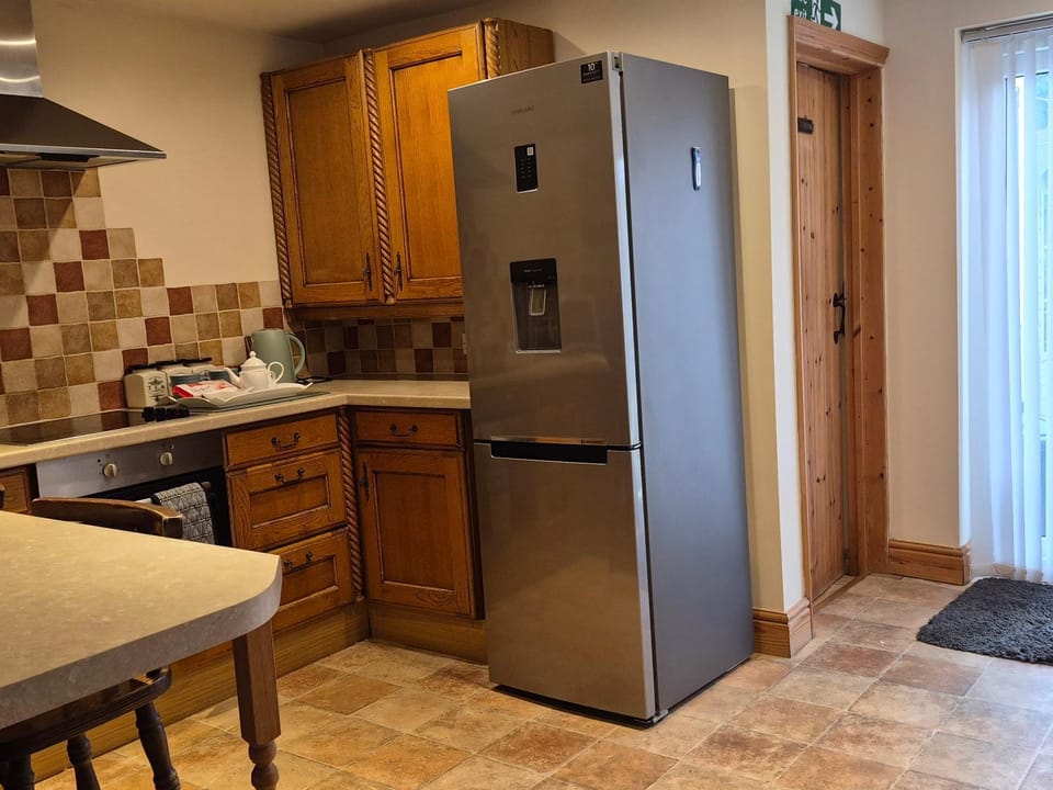 Property building, dishwasher, oven, stove