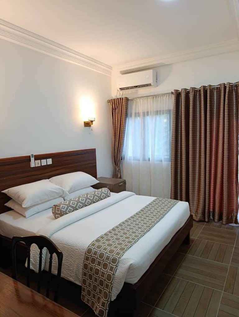 Guims Hôtel Hotel in Douala