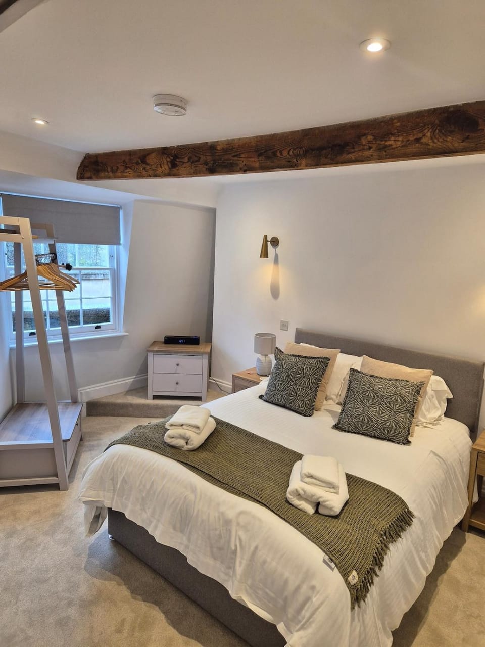 Bed, Photo of the whole room, Bedroom, towels