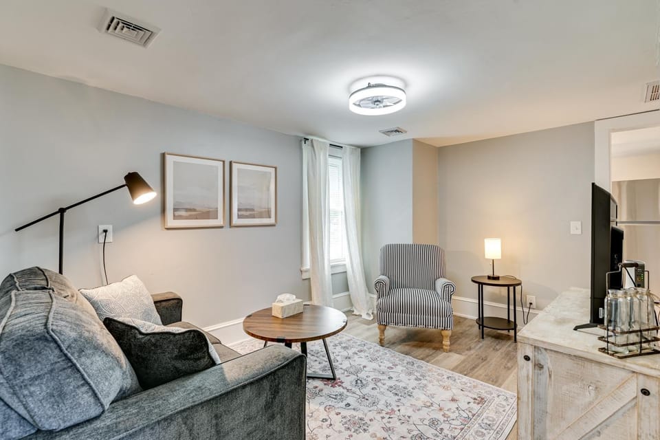 2 Mi to Uptown: Centrally Located Kingston Apt! Apartment in Kingston