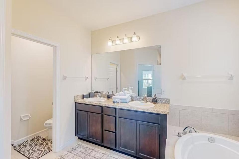 Bathroom, Bath, towels