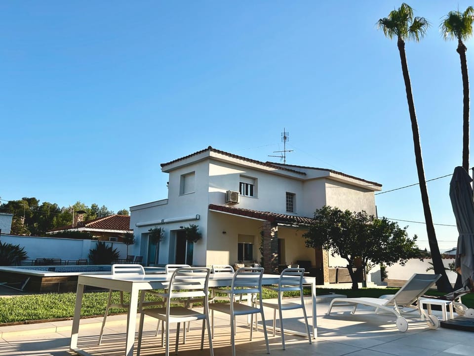 Property building, Patio, Garden, Swimming pool