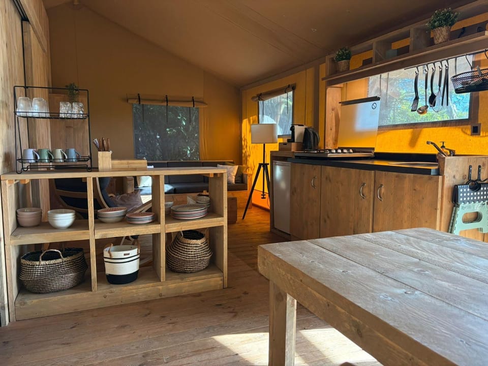 Kitchen or kitchenette, Dining area, pet friendly, Internal: Not applicable to any particular room