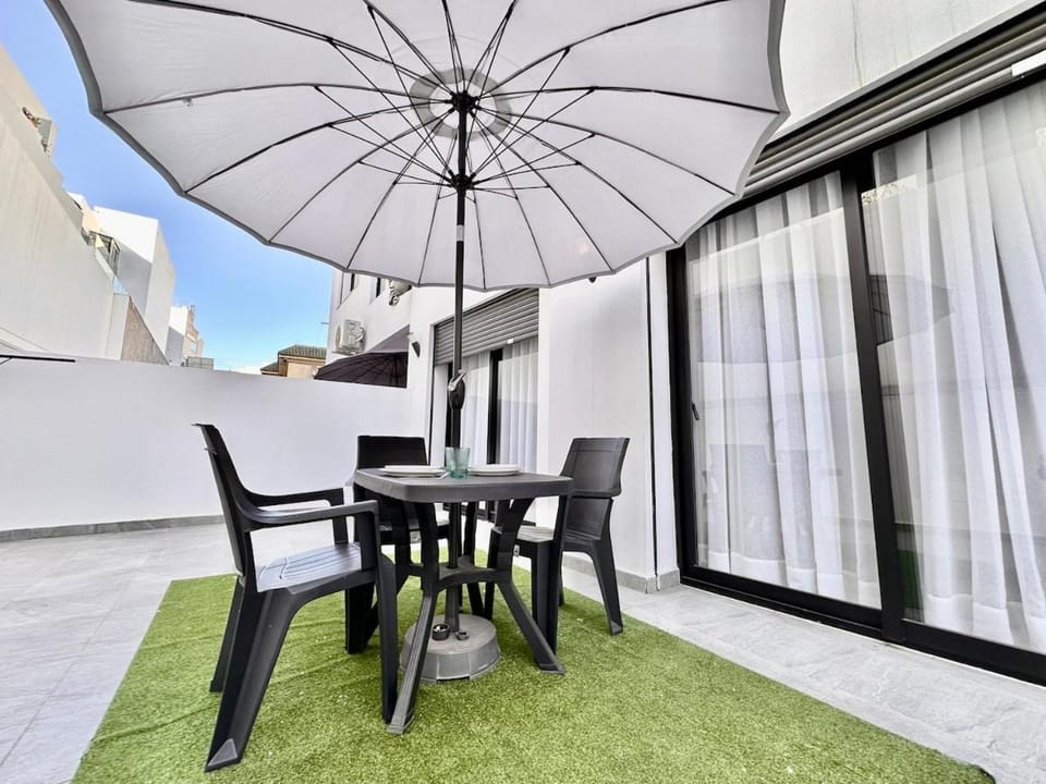 Spacious, Quiet Apartment with Parking , Fiber Apartment in Casablanca