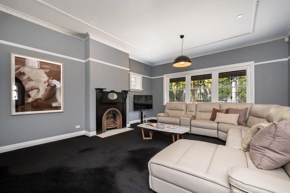 Poolside at Kindrogan - St Kilda House in Saint Kilda