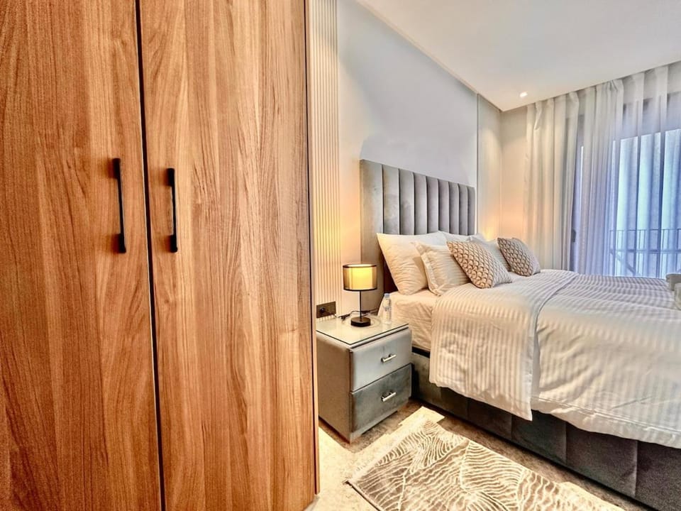 Calm Studio in Oasis, Near Train Station Apartment in Casablanca