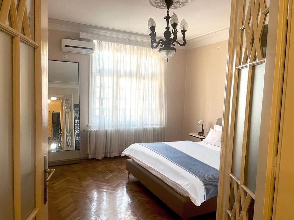 4 Bedroom Apartment in the Pedestrian Zone Apartment in Belgrade