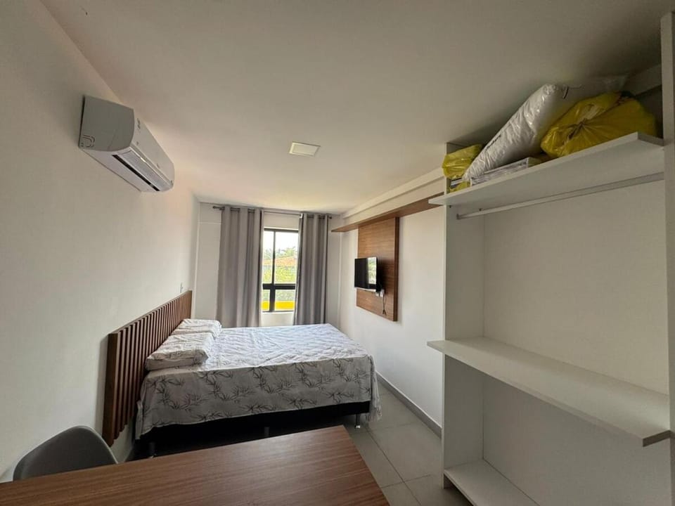 Bed, TV and multimedia, Photo of the whole room, Bedroom, towels, wardrobe, air conditioner